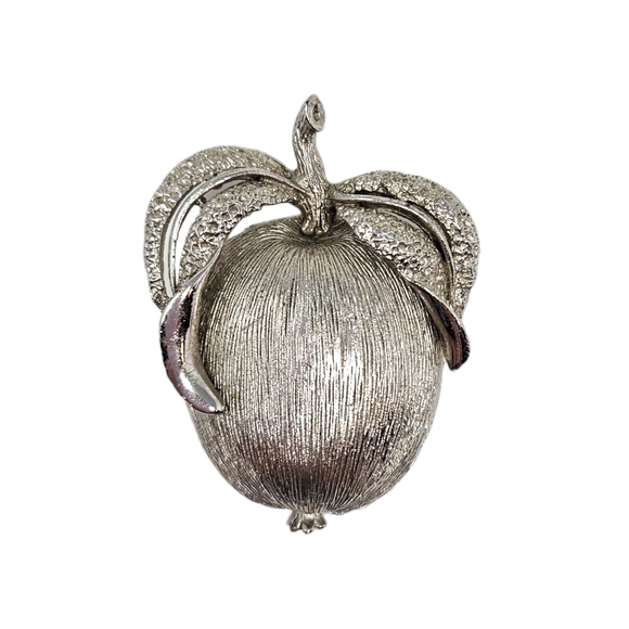 Vintage Sarah Coventry Apple Brooch Silver Tone Adam's Delight Signed - Picture 1 of 13